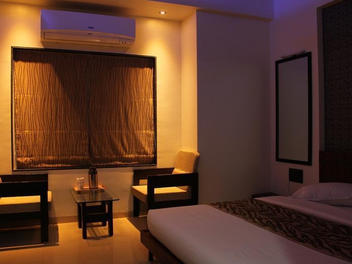 Treebo Trend Royal Kourt Aurangabad Hotel Ngoại thất bức ảnh