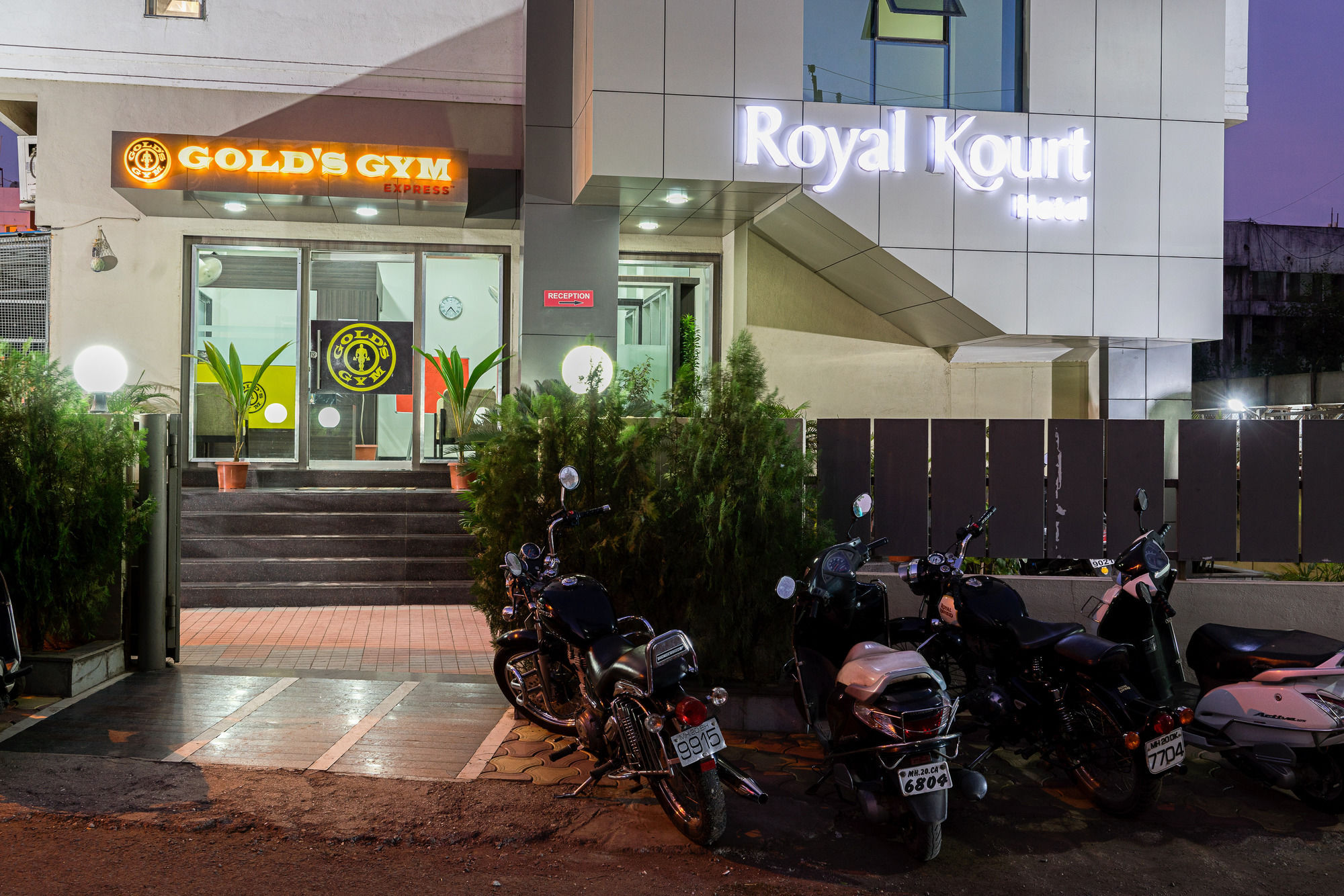 Treebo Trend Royal Kourt Aurangabad Hotel Ngoại thất bức ảnh